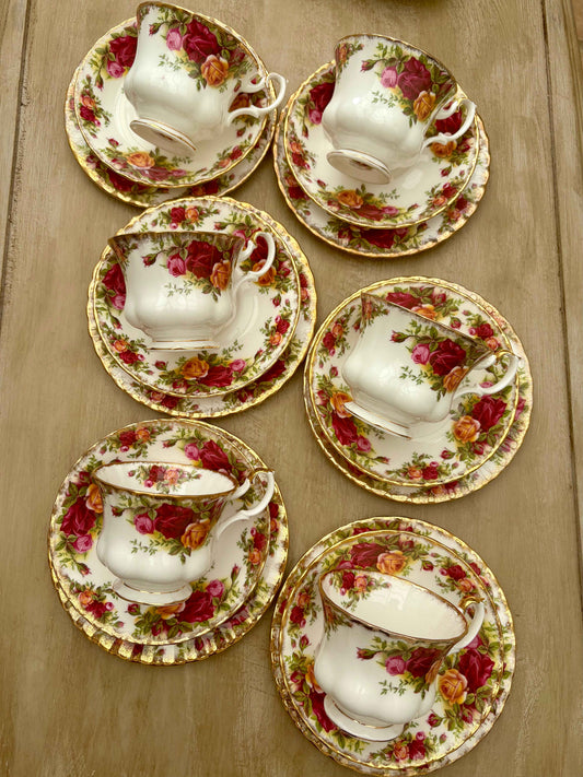 Royal Albert Old Country Roses 22-Piece Tea and Coffee Set – Vintage Bone China