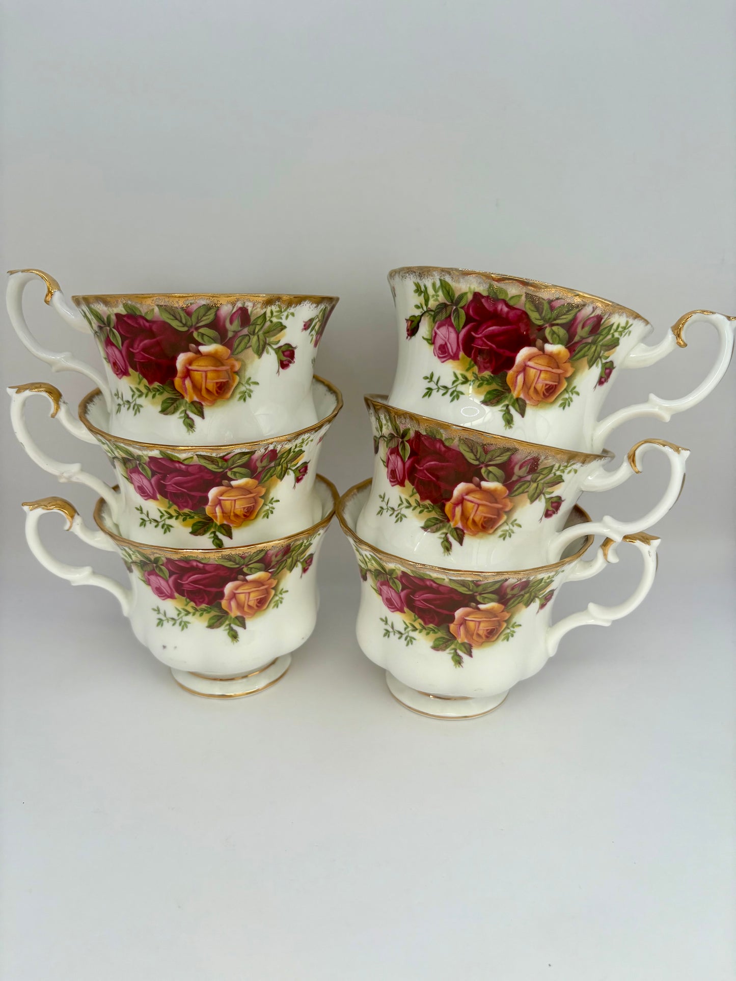 Royal Albert Old Country Roses 22-piece bone china tea and coffee set