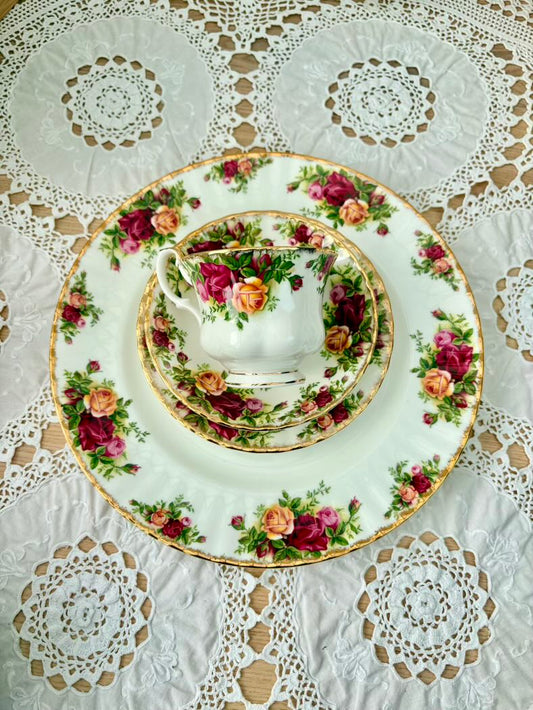 Royal Albert Old Country Roses Bone China Tea Set 8 Pieces 1962