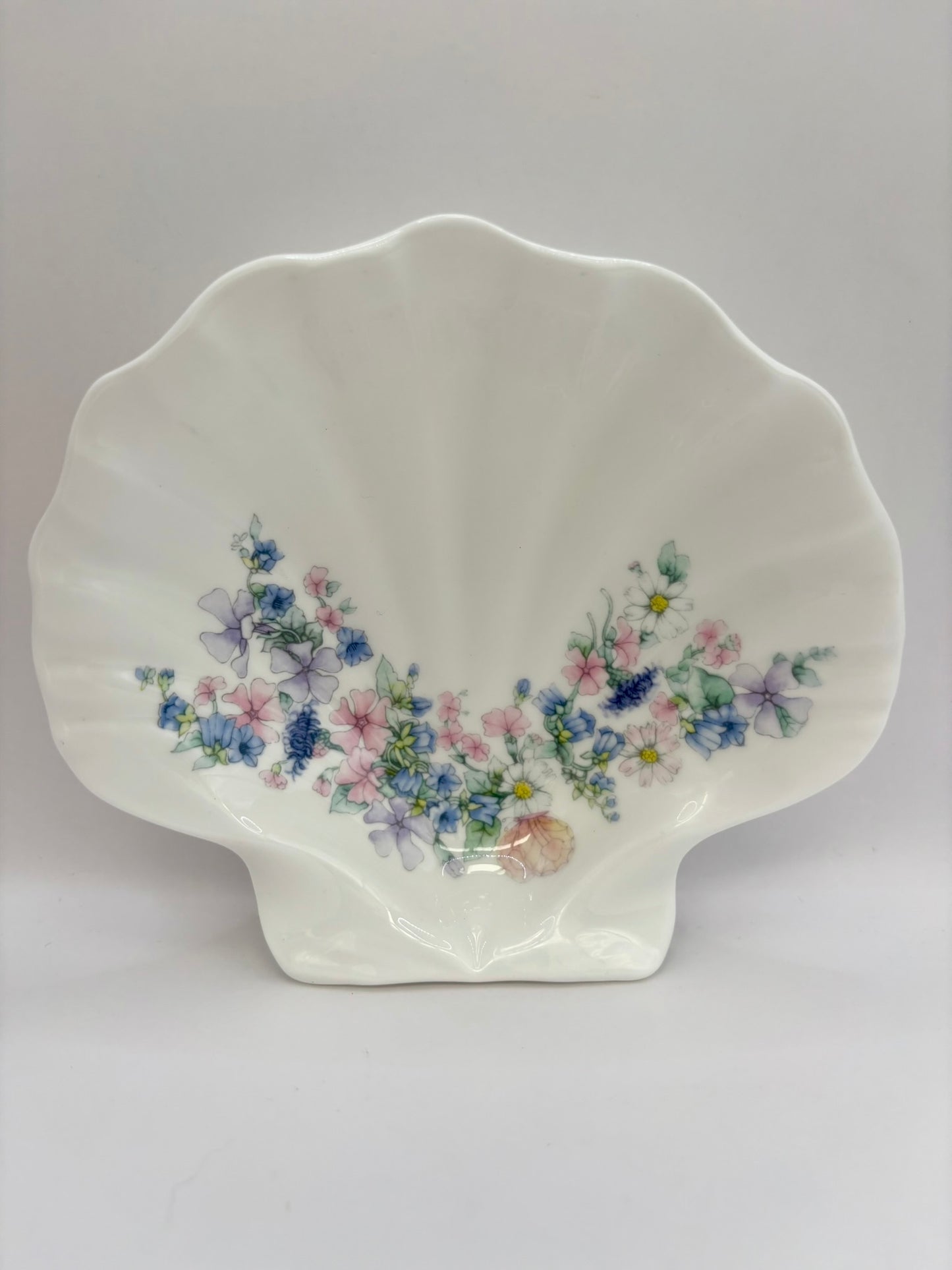 Shell Shaped Dish 1