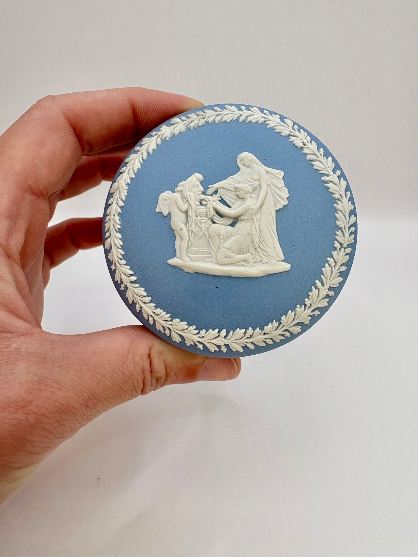 Small Wedgwood blue jasperware trinket box with white neoclassical relief and fitted lid for jewelry or keepsake storage