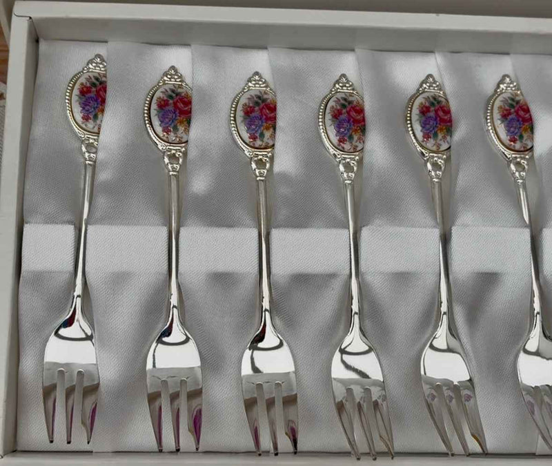 Royal County Meadow Silver-Plated Collection | Pastry Forks and Spoons sets