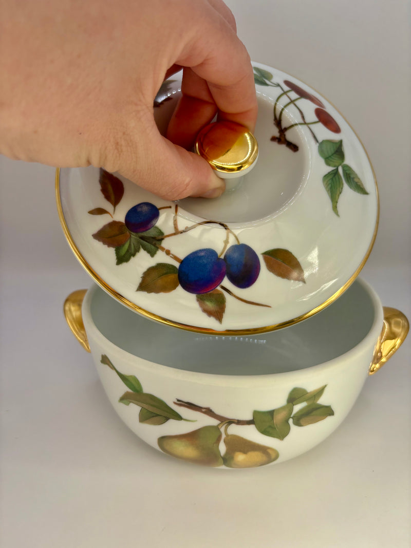 Round Lidded Casserole 1