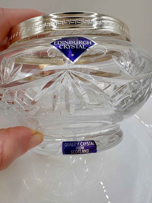 Hand-cut crystal flower vase | Edinburgh Crystal