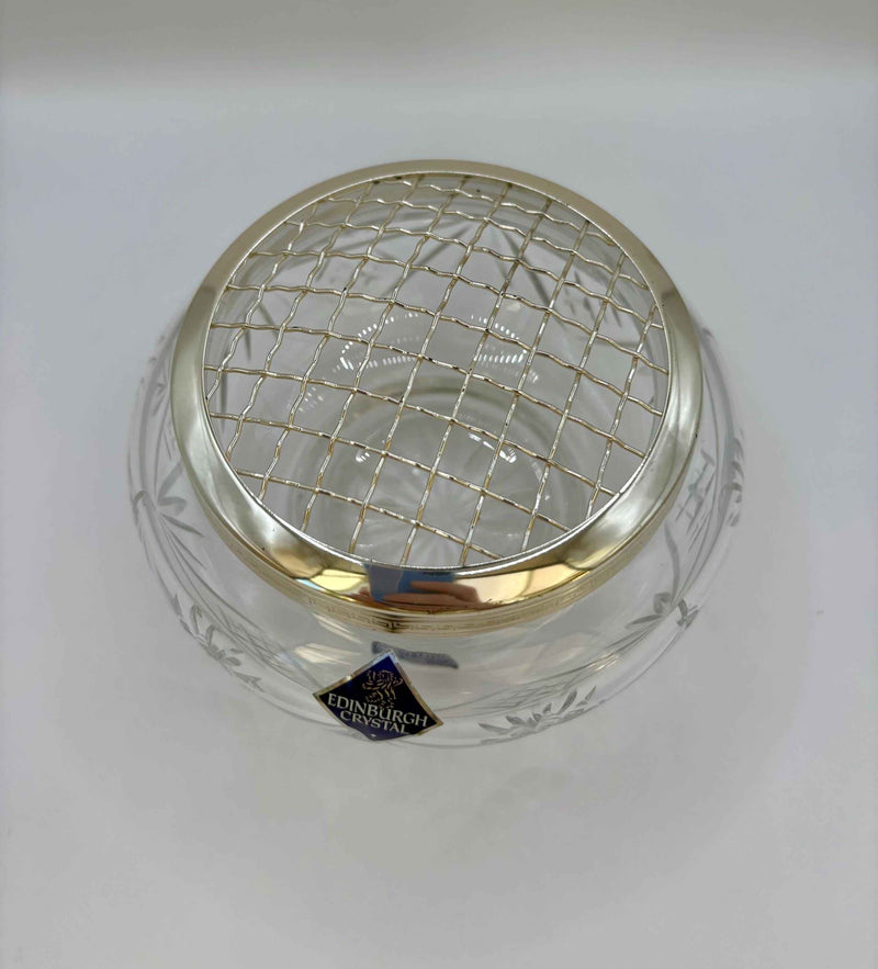 Hand-cut crystal flower vase | Edinburgh Crystal
