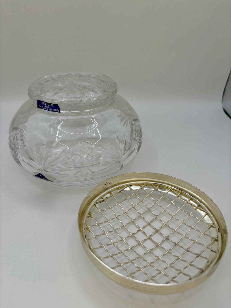Hand-cut crystal flower vase | Edinburgh Crystal
