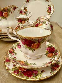 Royal Albert Old Country Roses 22-Piece Tea and Coffee Set – Vintage Bone China