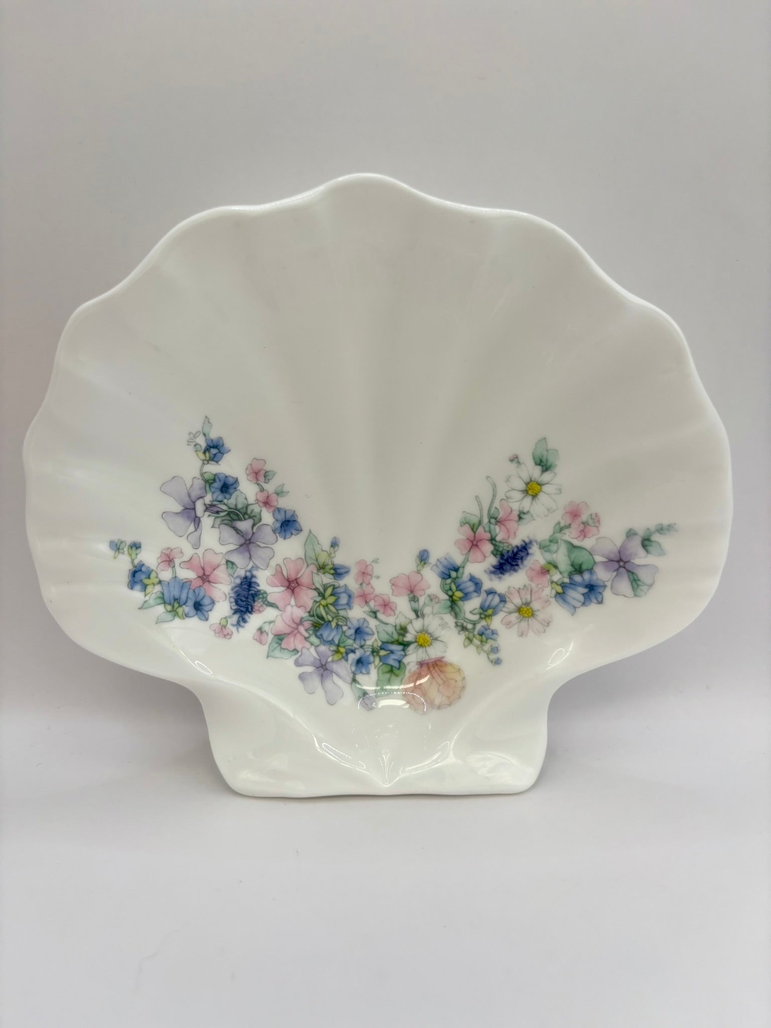 Shell Shaped Dish 1