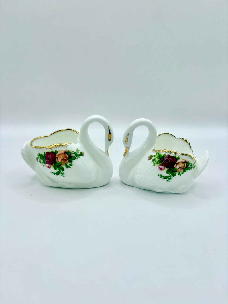 Set of 2 Royal Albert Old Country Roses Swans vases – Gold Trim 1970s