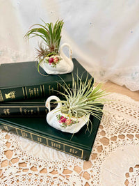 Set of 2 Royal Albert Old Country Roses Swans vases – Gold Trim 1970s