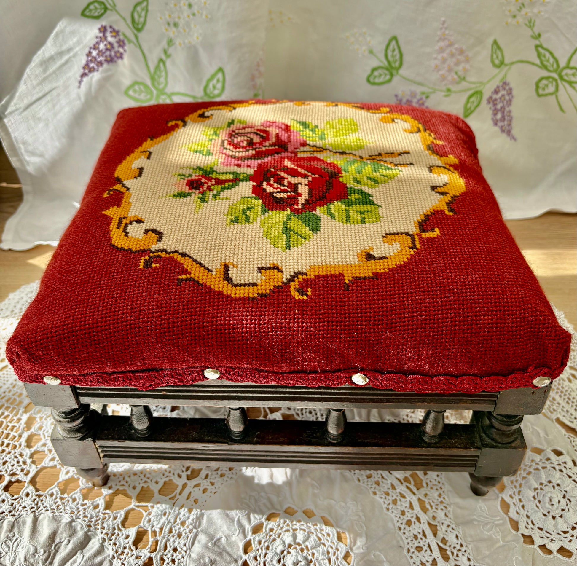 Red_Footstool1