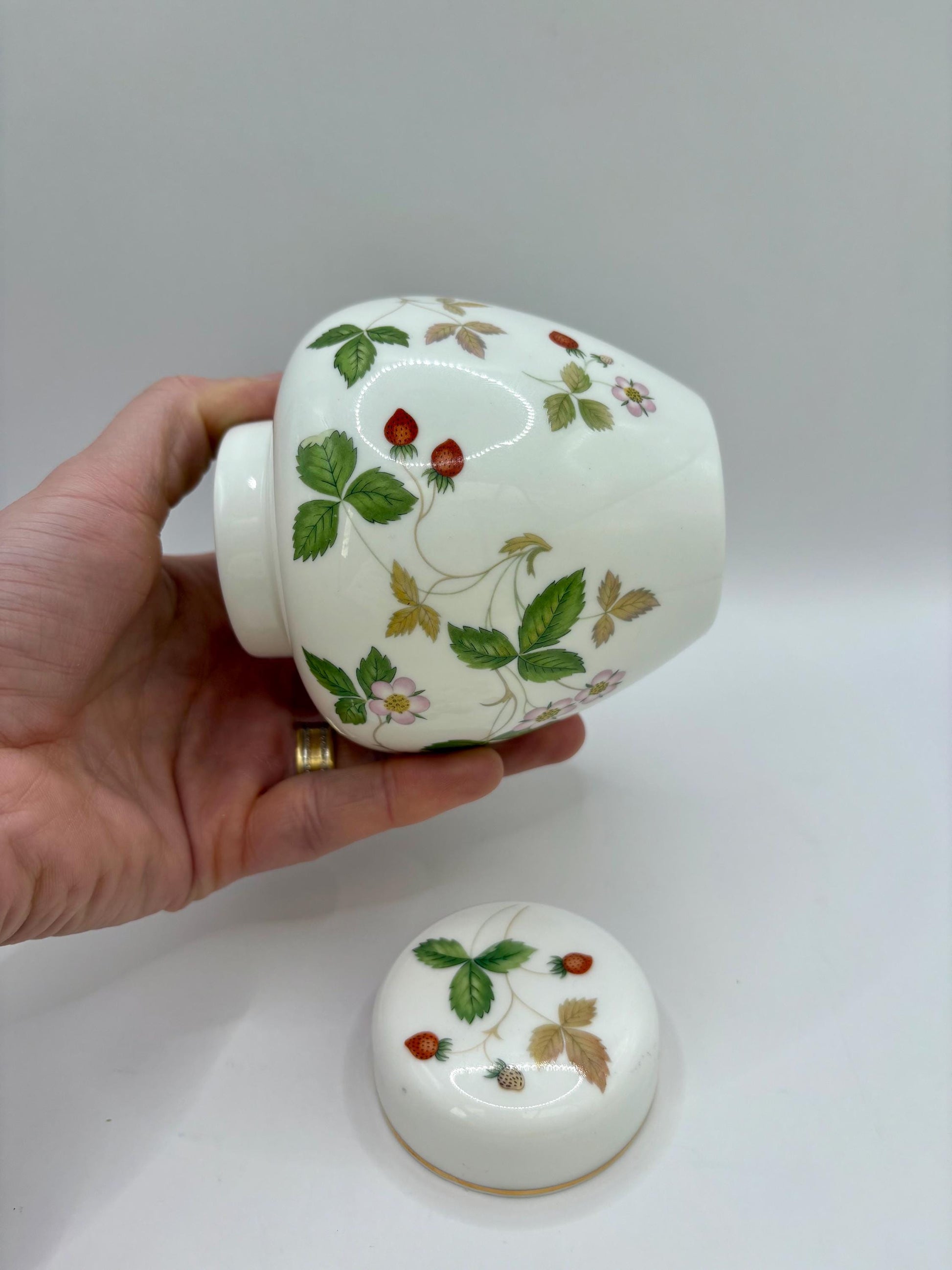 Vintage Ceramic Jar4