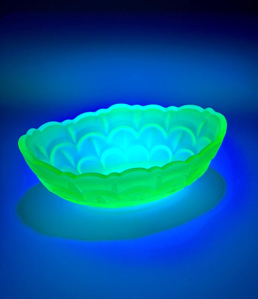 Vintage Uranium Oval bowl | Green Frosted Glass4