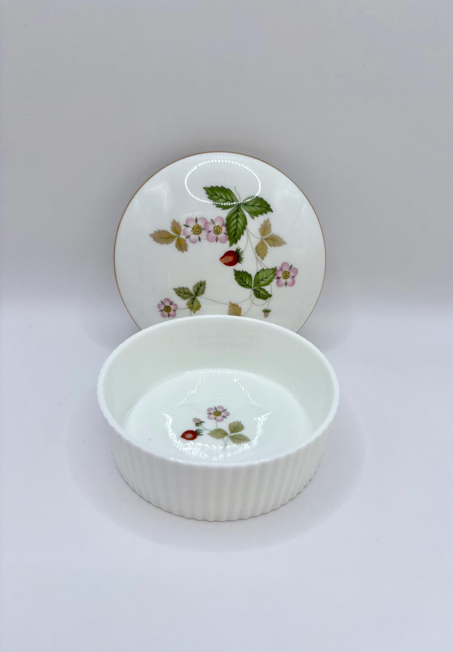 Vintage ceramic lidded trinket box - Wedgwood1