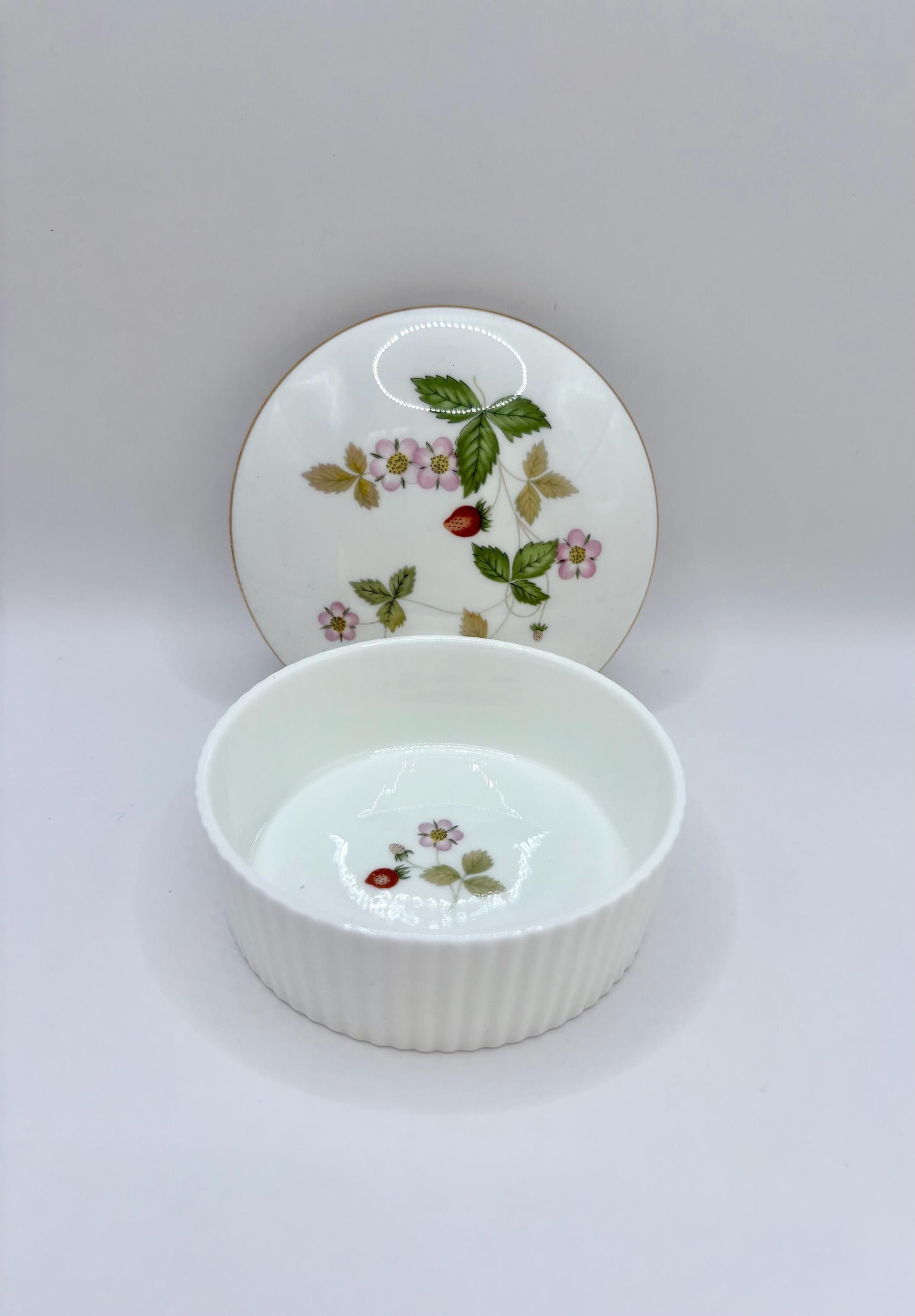 Vintage ceramic lidded trinket box - Wedgwood1