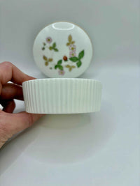 Vintage ceramic lidded trinket box - Wedgwood