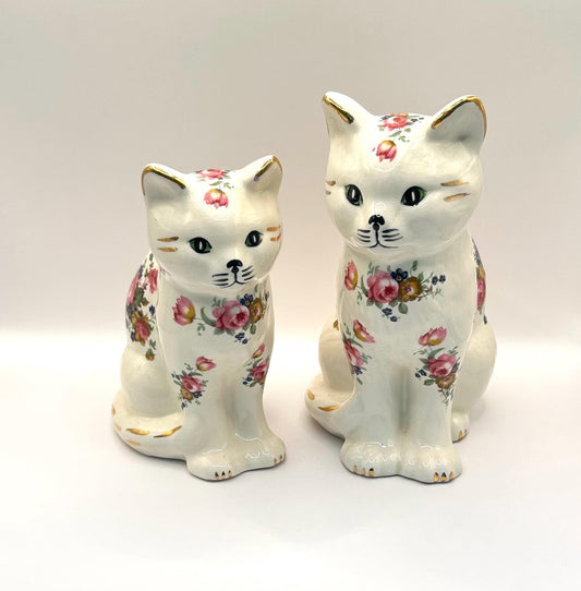 Vintage Set Of 2 Cats With Red Floral Bouquet Made By Staffordshire England