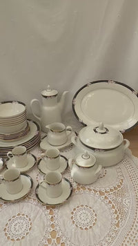 Royal Doulton Vogue Enchantment TC1156 Bone China Dinner Service 36 Pieces 1984