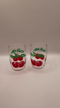 Mid century modern pair of vintage tomato juice glasses made in France