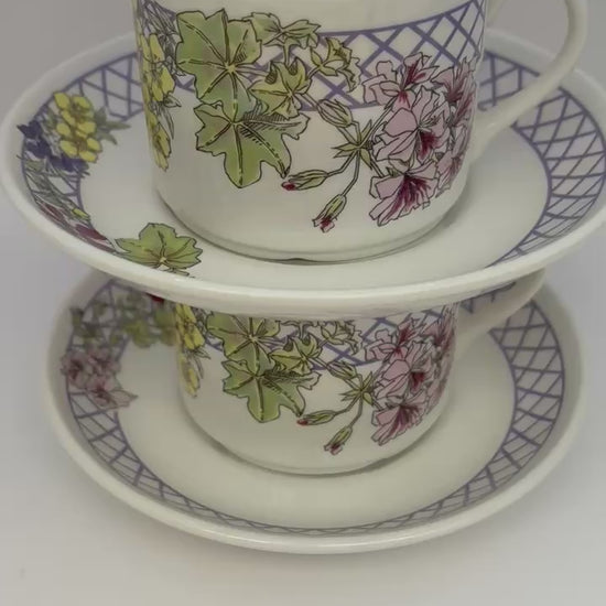 Wade Ringtons vintage tea and coffee set with floral trellis design, 2 cups and saucers from 1980s