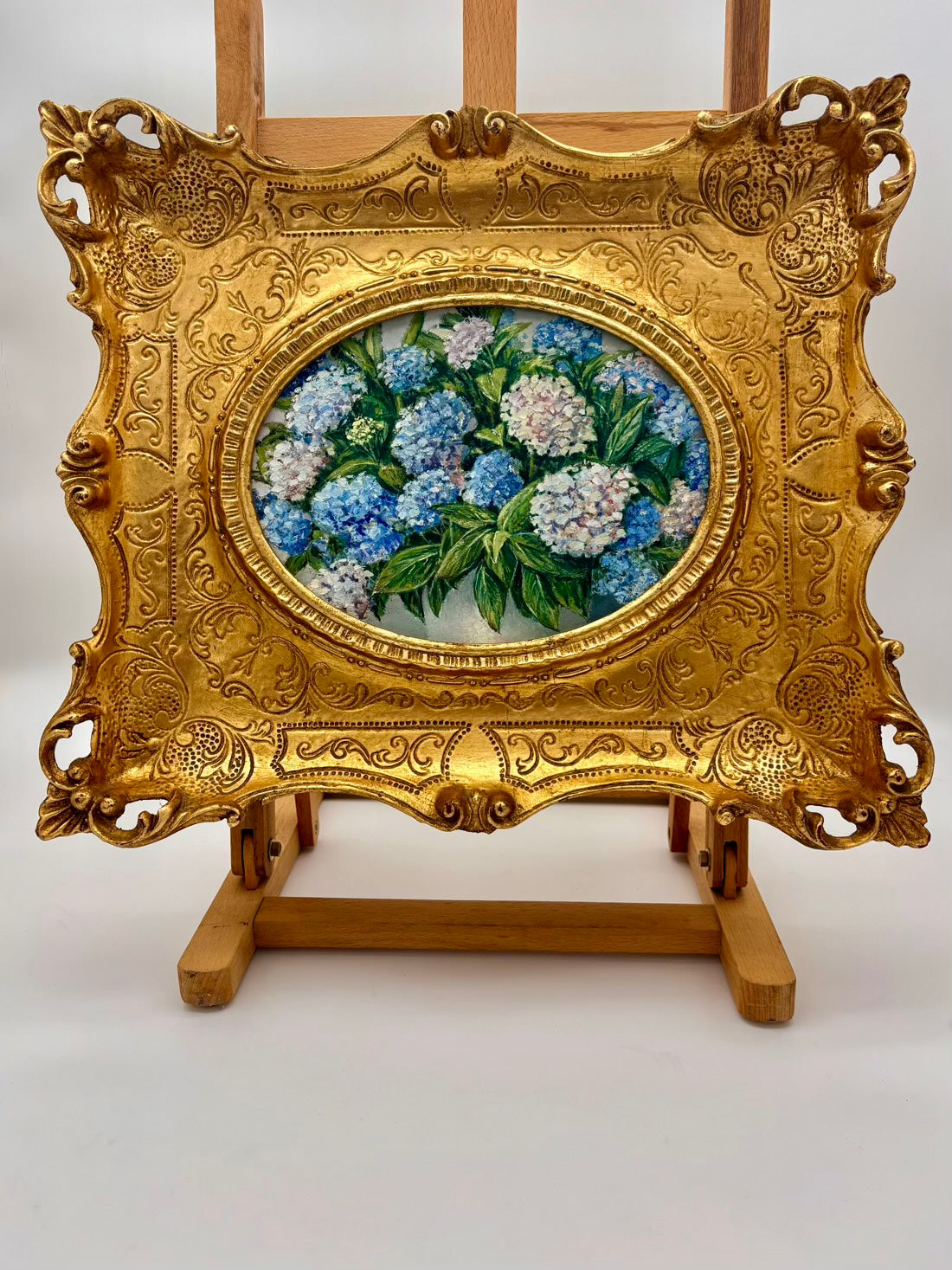 Vintage Oil Painting Blue Hydrangeas – Ornate Gold Rococo Frame With Gallery Label